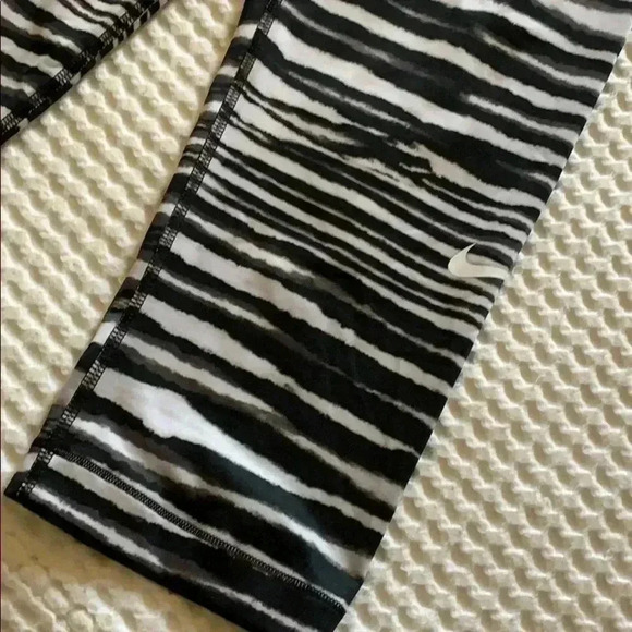 Nike - Picture 2 of 3